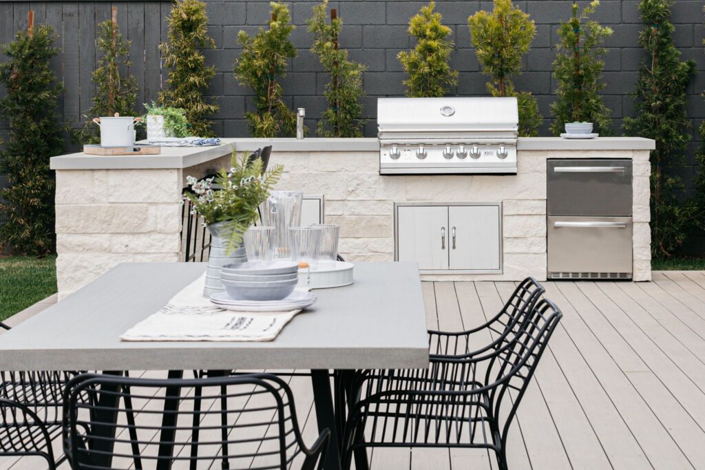 Key Tips for Setting up the Ultimate Outdoor Kitchen and Dining Area